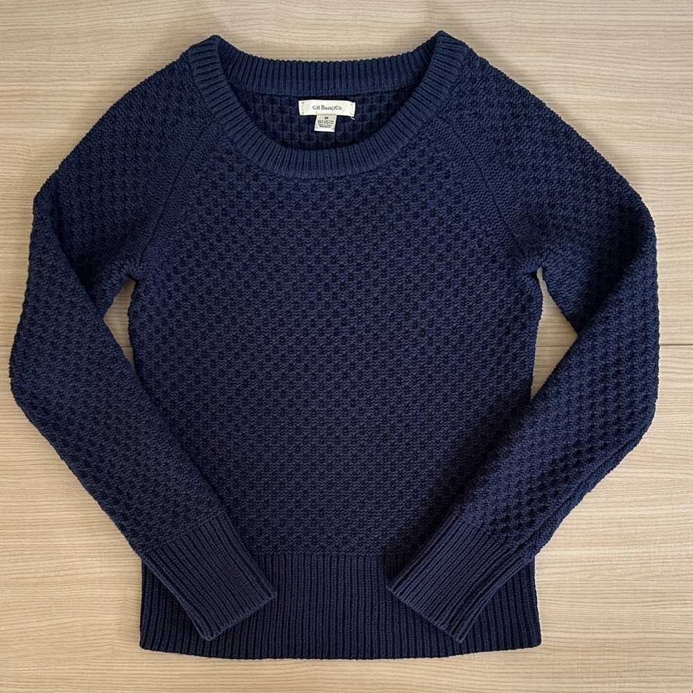 G.H. Bass & Co. Textured Navy Sweater Medium